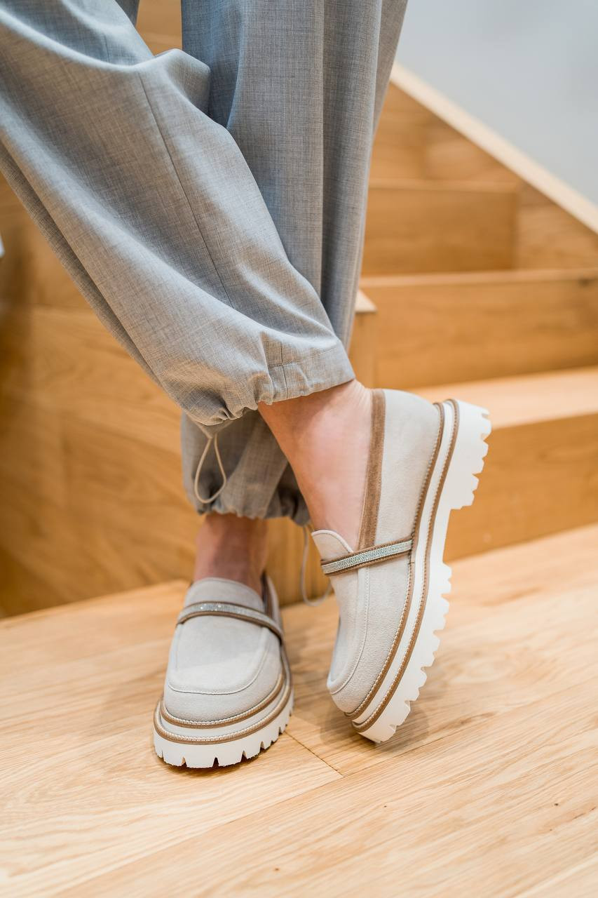 Image 6 Peserico Gray suede loafers with monil chain S39684C0RCC433