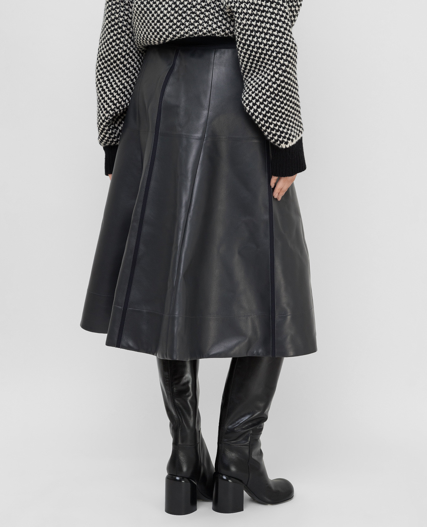 Image 4 Jil Sander Leather midi skirt JSPT653570WTL01019