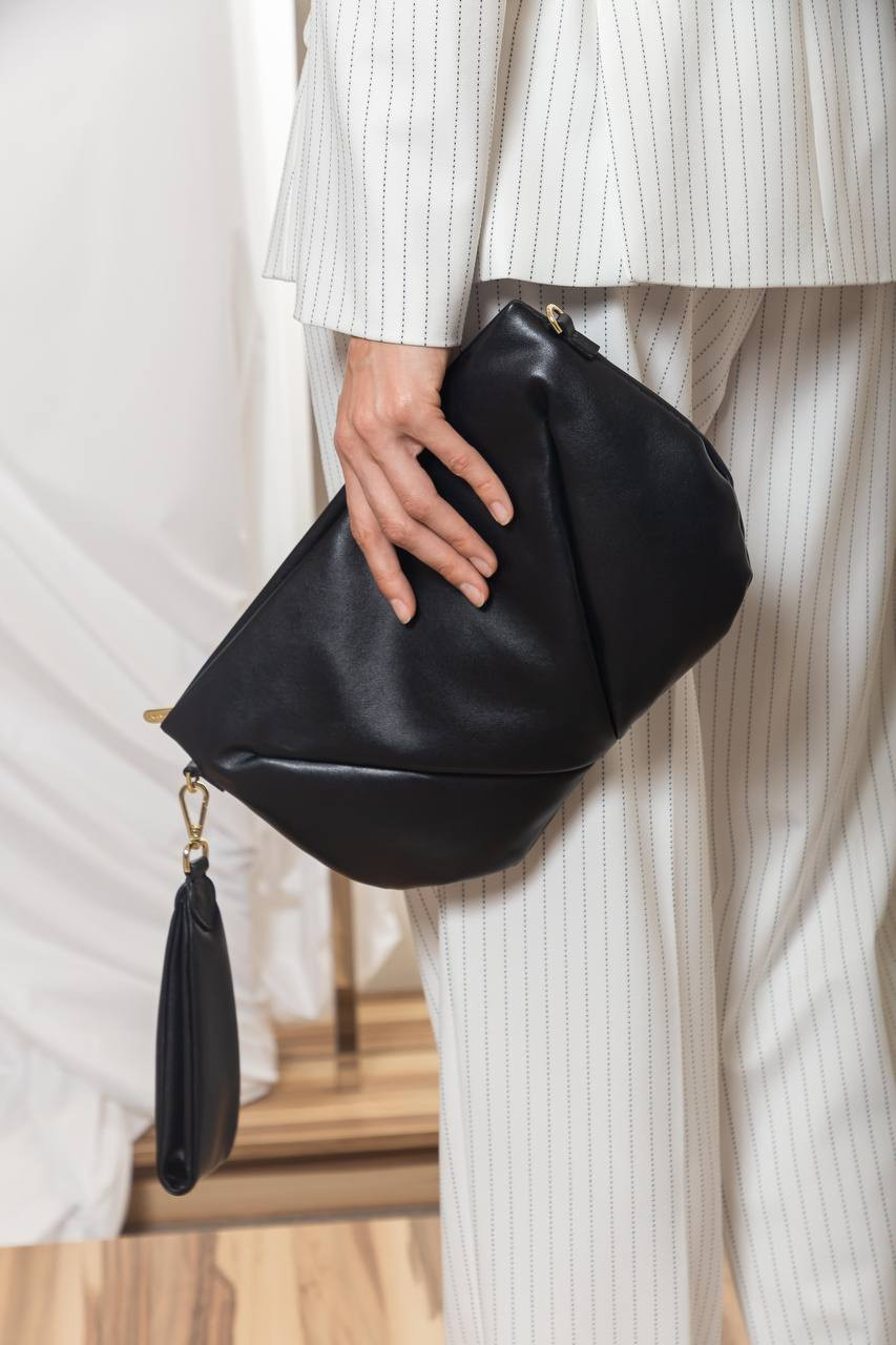 Image 7 Gianni Chiarini Allegra black leather crossbody bag BS11431FOUCLD