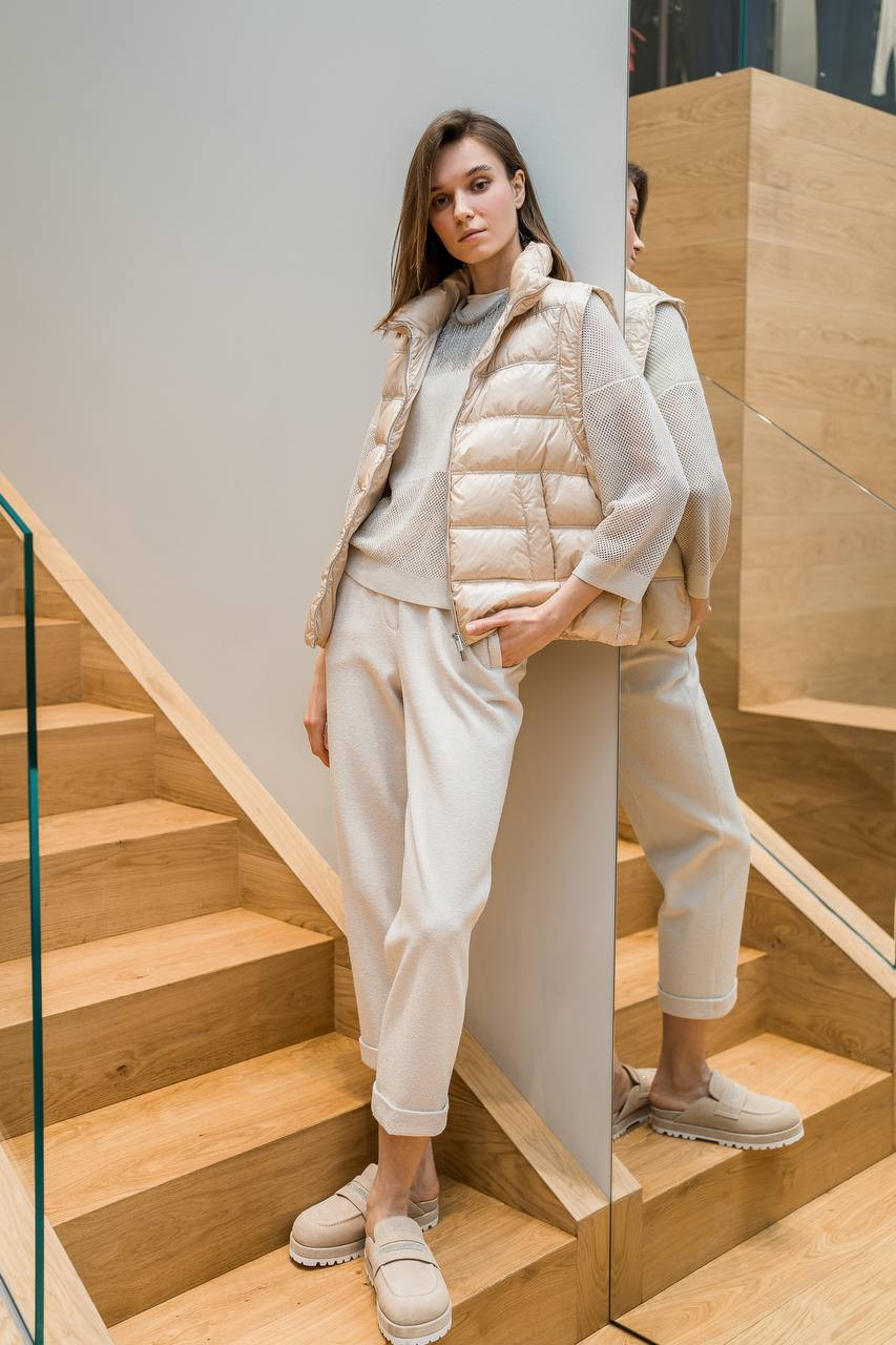 Image 6 Peserico Beige quilted down vest with monil chain S0343302200