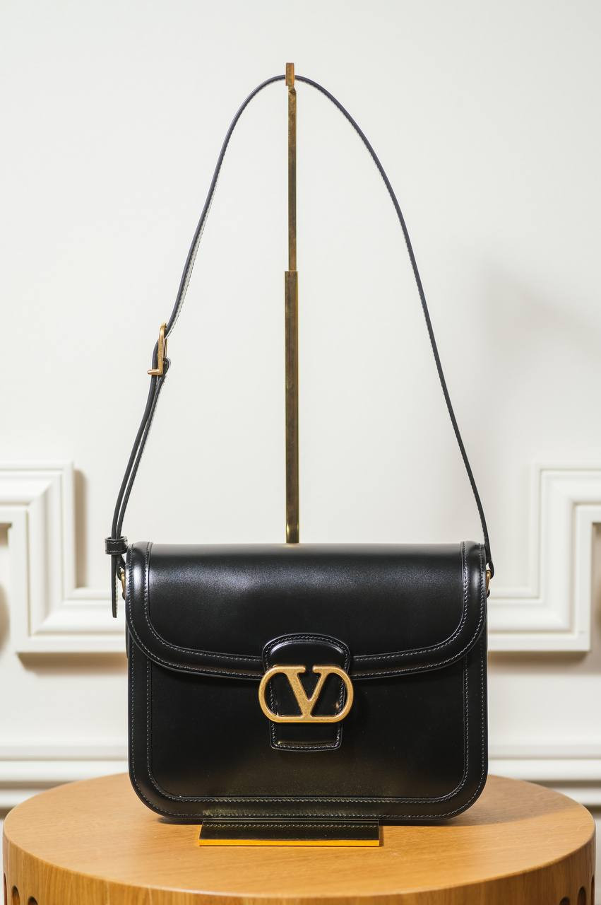 Image 5 Valentino Black leather messenger bag with logo 6W2B0R15UHF