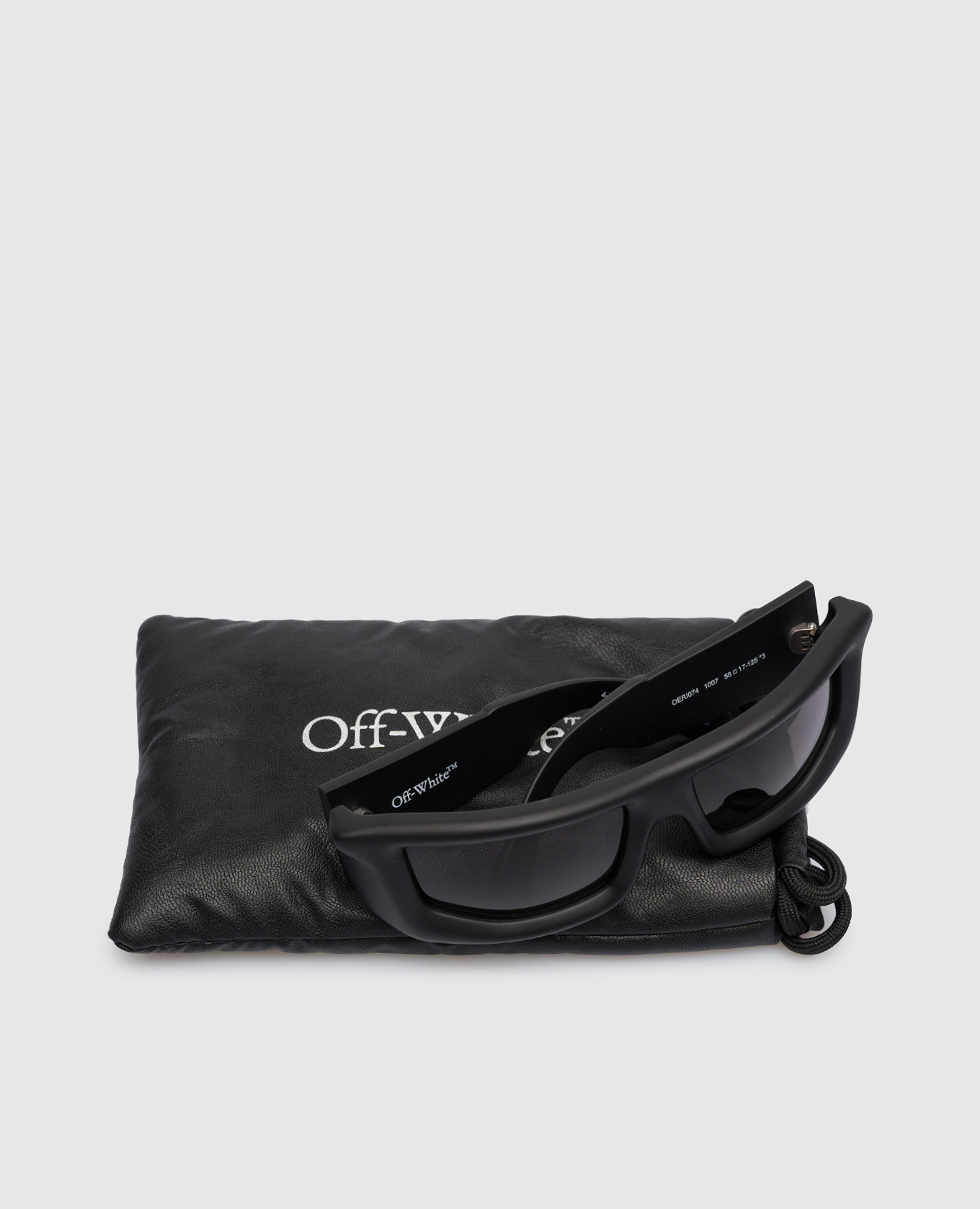 Image 6 Off-White Volcanite sunglasses with logo in black OERI074S23PLA001