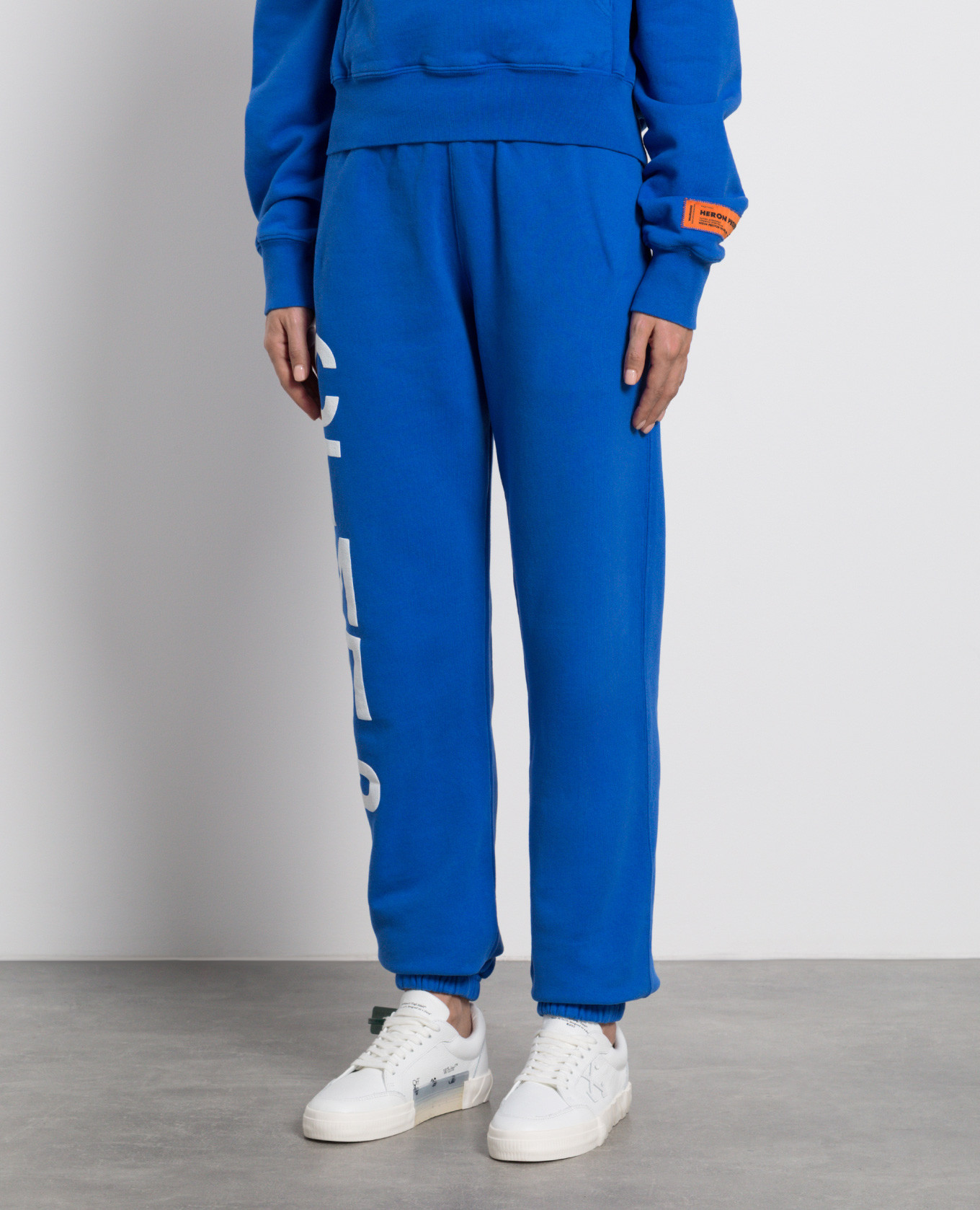 Image 8 Heron Preston Blue joggers with contrast print Style HWCH003F22JER001