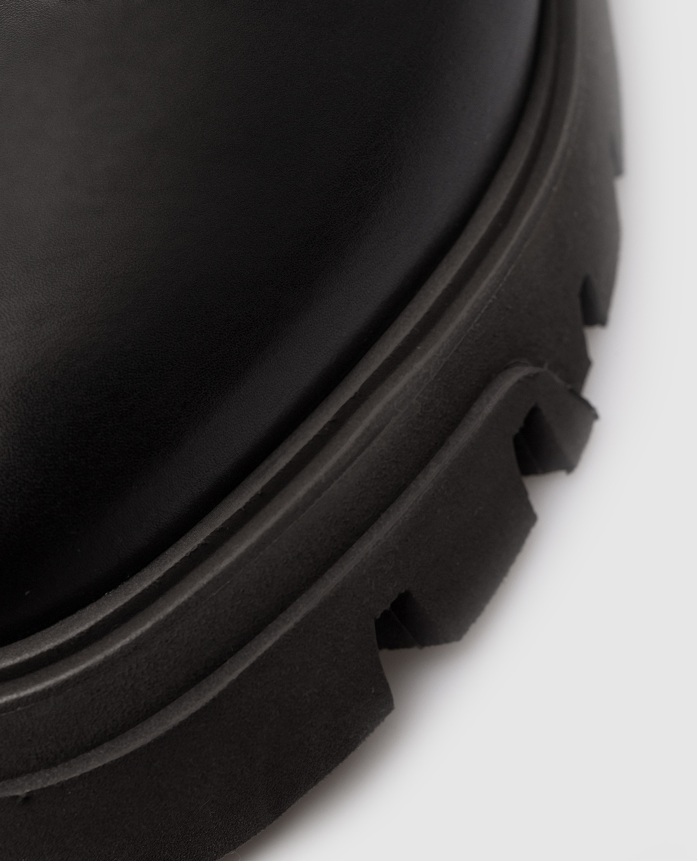 Image 5 Brunello Cucinelli Black leather Chelsea boots with monil chain MZIDG2535