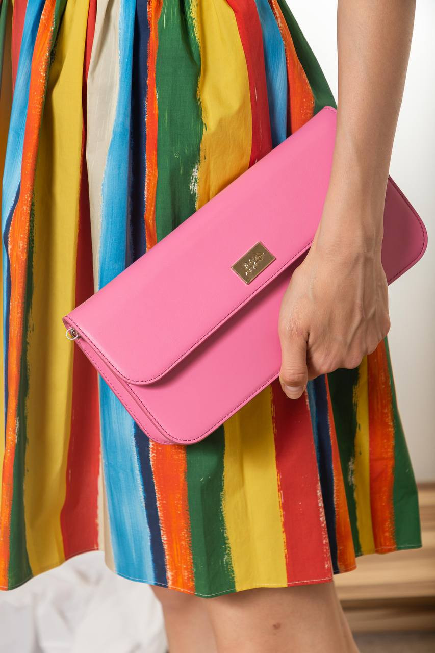 Image 8 Babe Pay Pls Pink leather baguette bag with metal logo MODELLO1