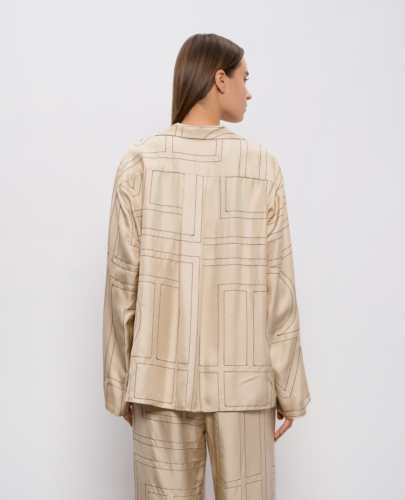 Image 10 Toteme Beige silk blouse with embroidered monogram logo 213755707