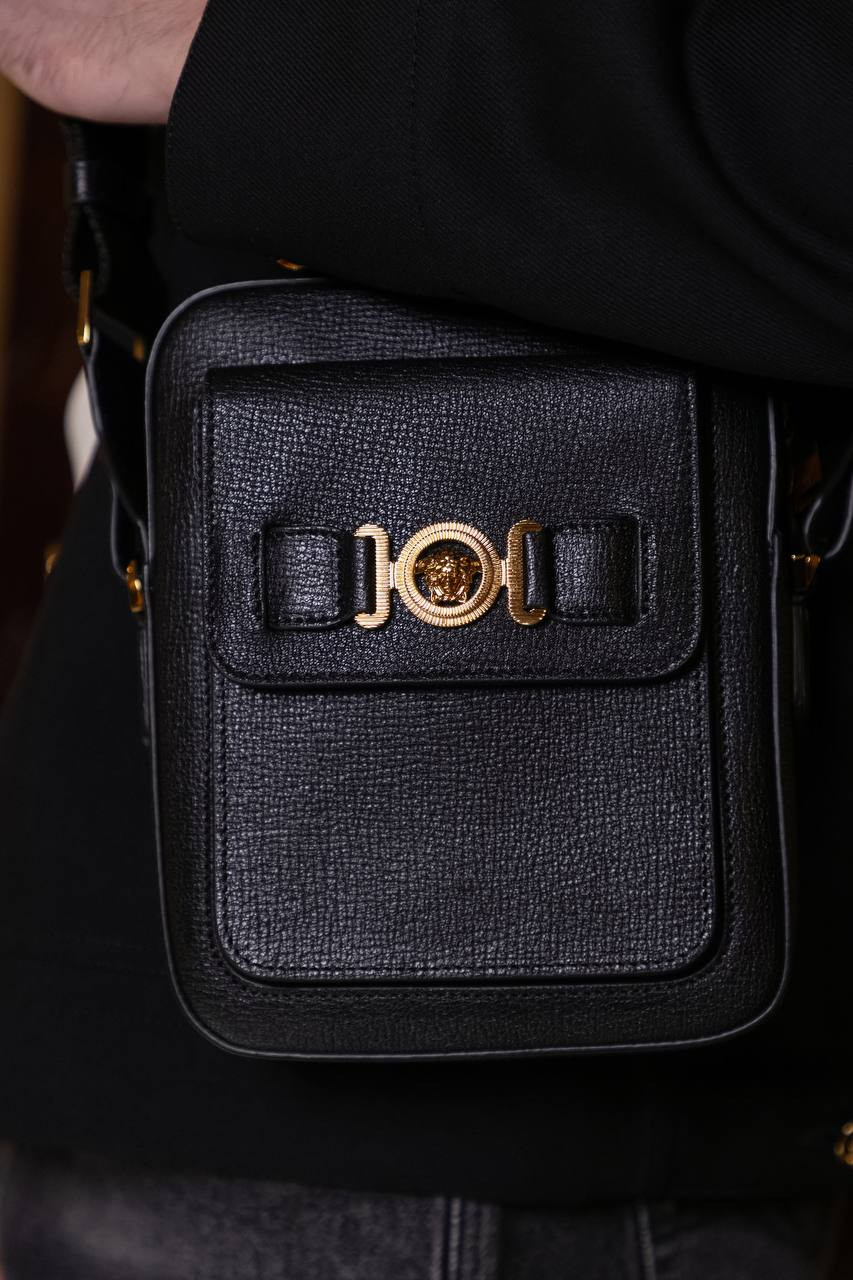 Image 5 Versace Black Medusa Biggie leather bag 10157961A10544