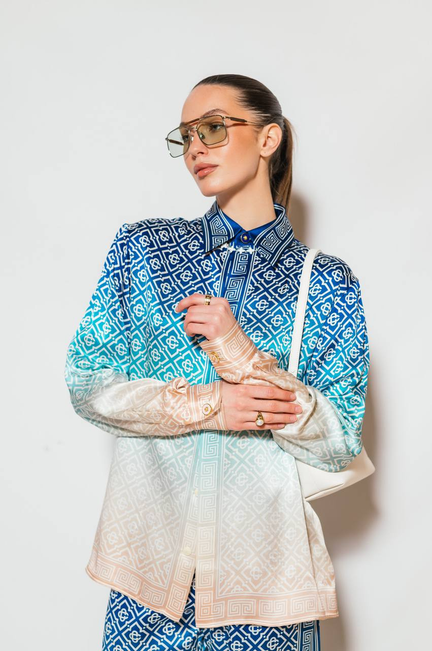 Image 11 Casablanca Blue silk blouse with gradient logo print UWPS25SH02101
